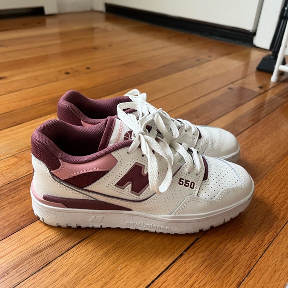 women’s New balance 550s - Picture 2 of 3